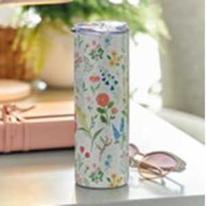 Tumbler with a floral design